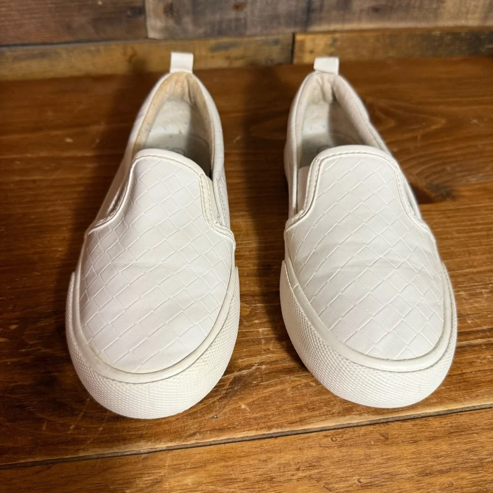 Cat &‎ Jack - Girls' Hailey Slip-On Sneakers, White, Size 2 Kids